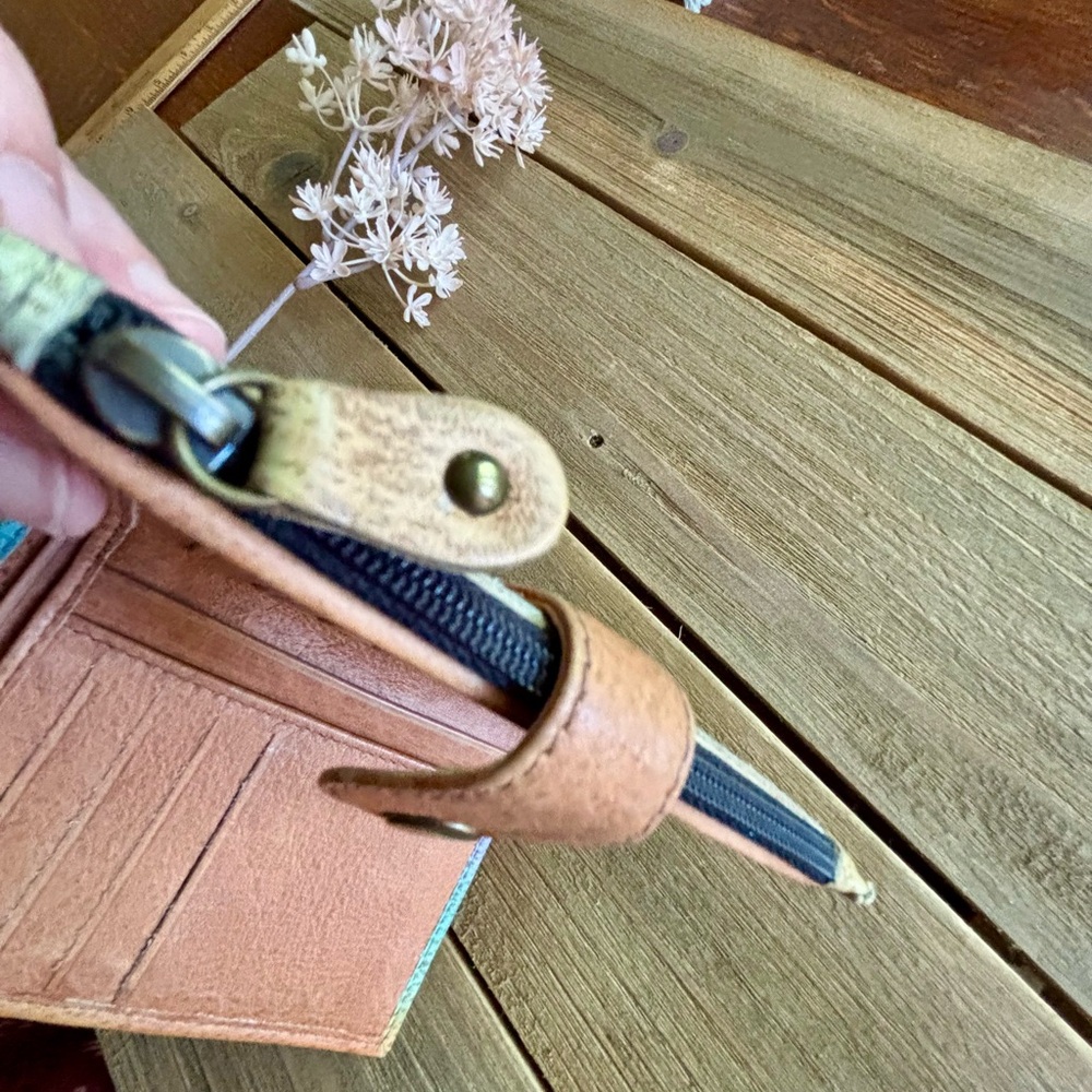 Artistic Anuschka leather hand painted wallet - Picture 9 of 16